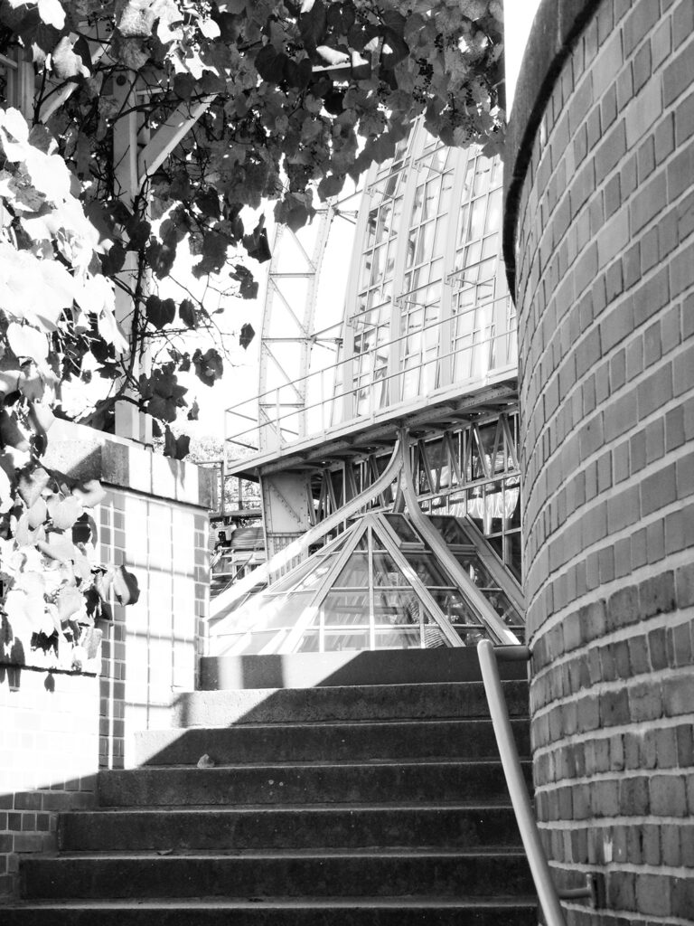 Treppe schwarz-weiß